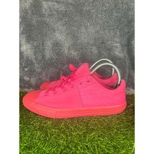 Converse Low Top Sneakers Youth sz 5/ Women’s 7- hot pink